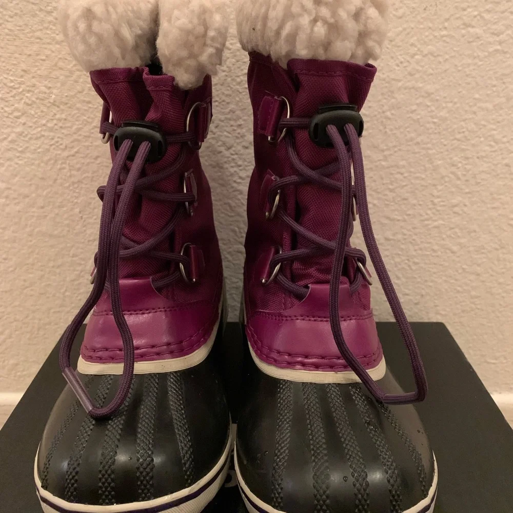 Kids-SOREL Snow boots in GREAT condition. WITH BOX - Picture 8 of 11